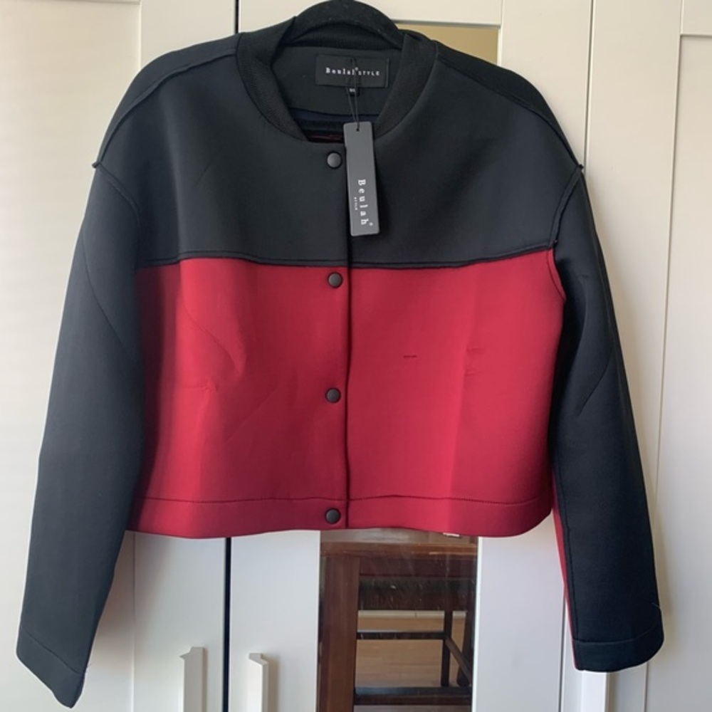 NWT Beulah jacket size medium/large‎ button up